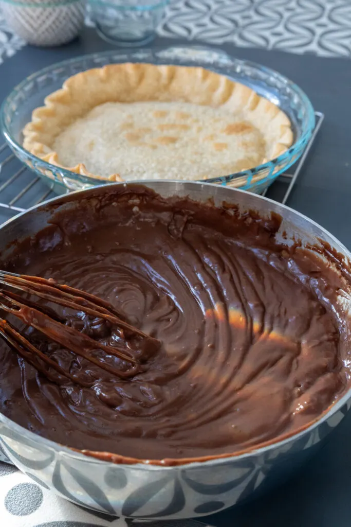 Adding Chocolate Pie filling to crust